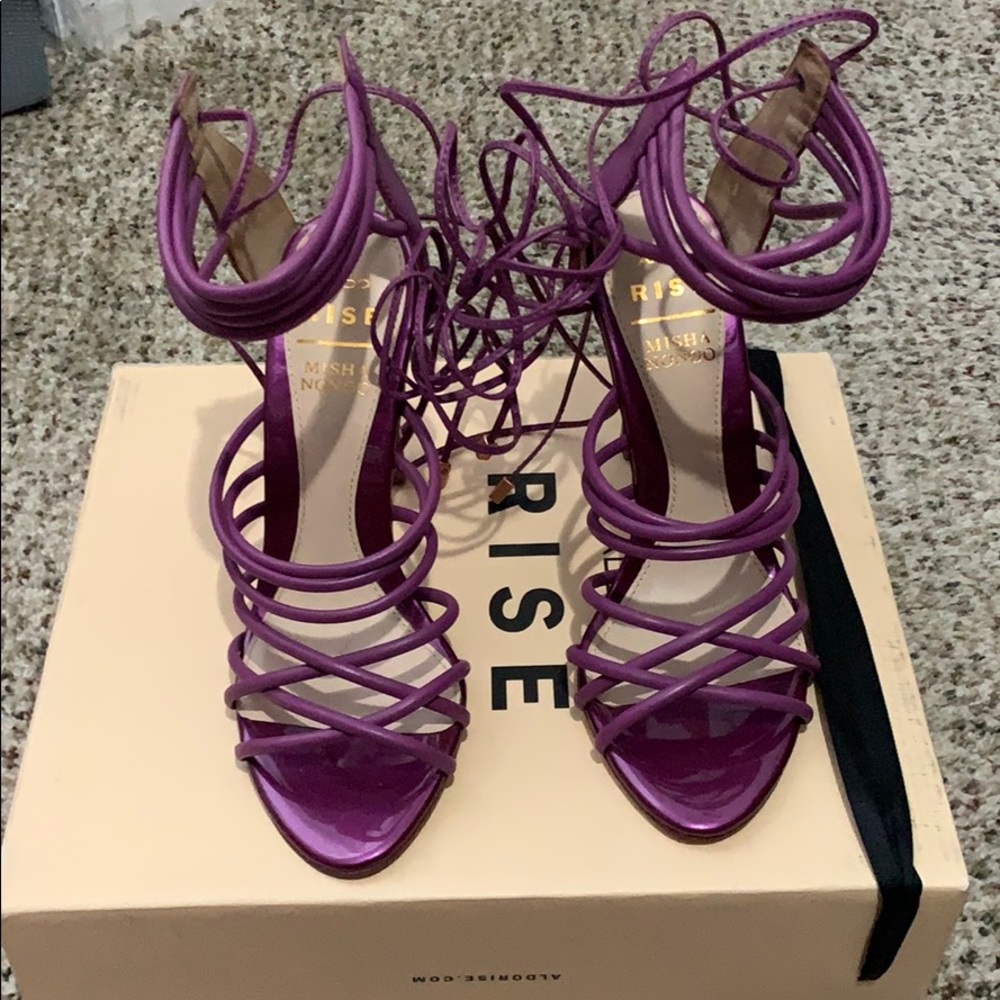 Also RISE sandals (string-up)